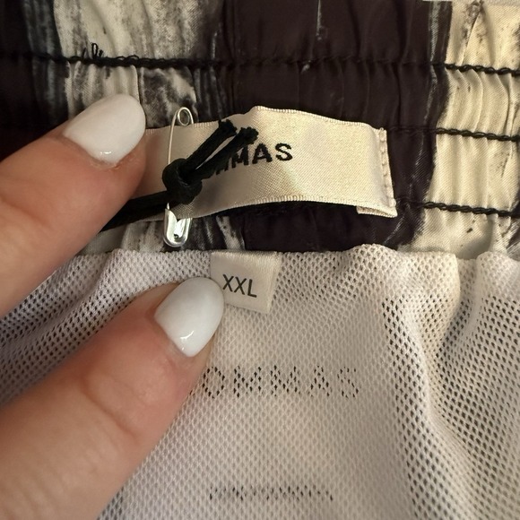 COMMAS Men's Off White BLACK Abstract Print Short Swim Shorts Size XXL 2XL NWT - Picture 6 of 12